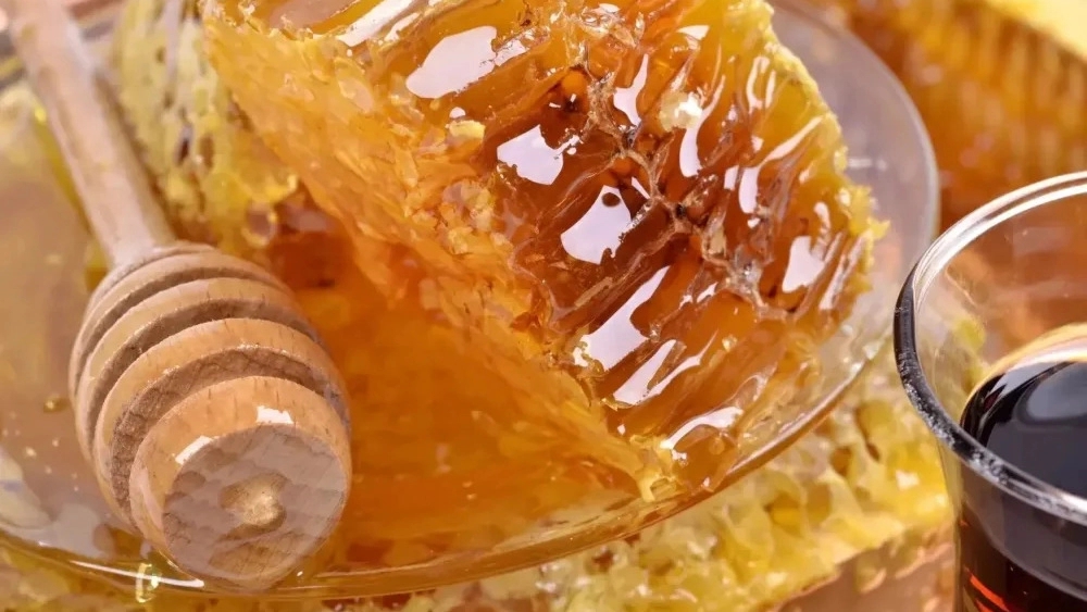 خرید عسل طبیعی اصل در اصفهان