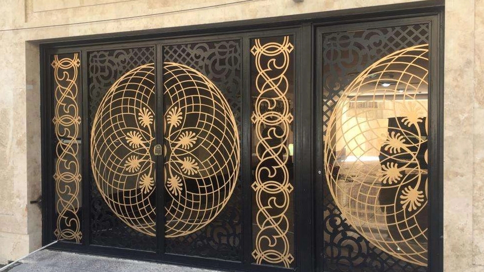 قیمت ساخت درب پارکینگ و پنجره آهنی در شیراز