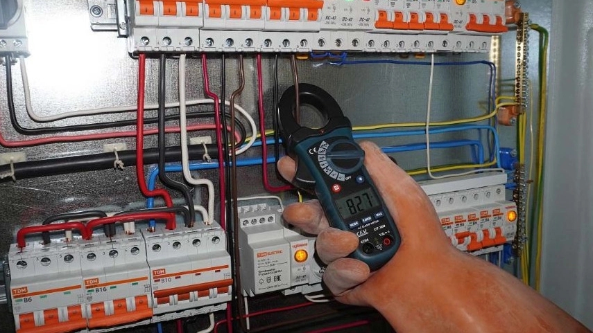 خدمات برق صنعتی در شفت
