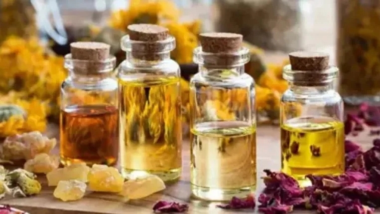 خرید روغن گیاهی اصل در مشهد برای جوانسازی و رفع چروک پوست