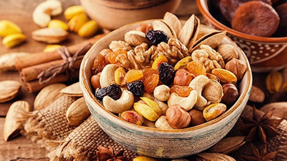 خرید عمده آجیل و خشکبار تازه از فروشگاه خدری بندر گناوه