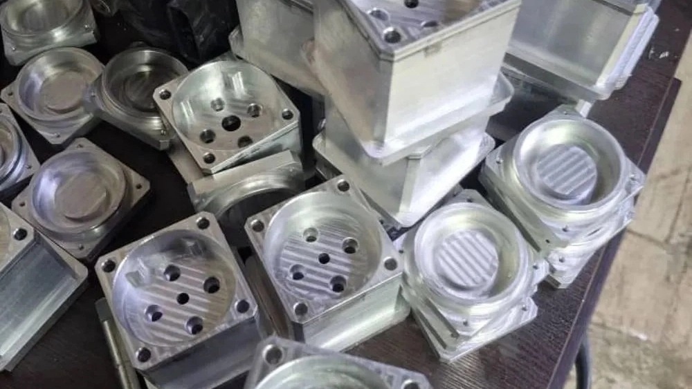 خدمات CNC برای قطعات هیدرولیکی در تهران دقت بالا با نانو پژوه صنعت آریا