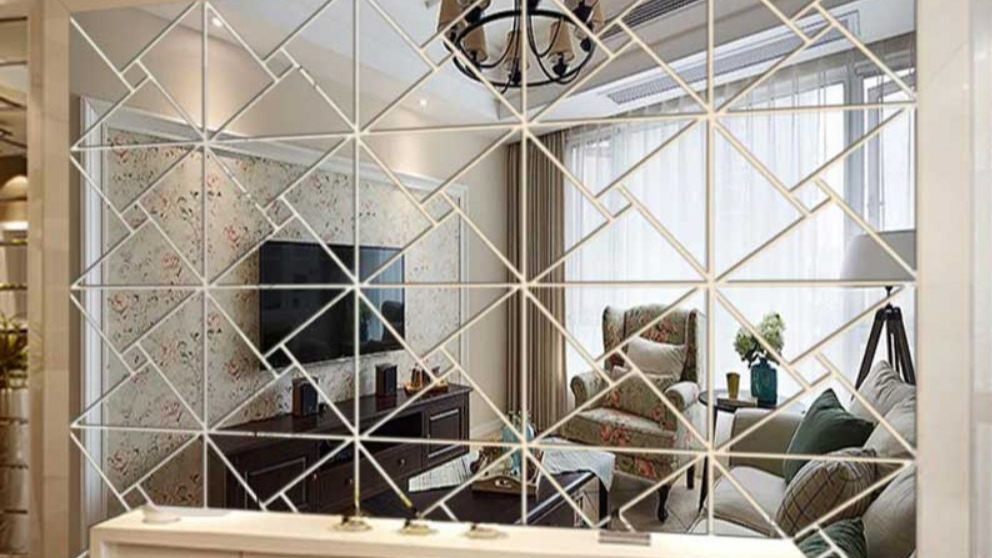 تاثیر آینه دکوراتیو بر زیبا سازی فضای خانه