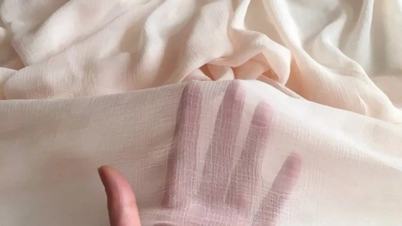 انواع پارچه های پر کاربرد در لباس عروس