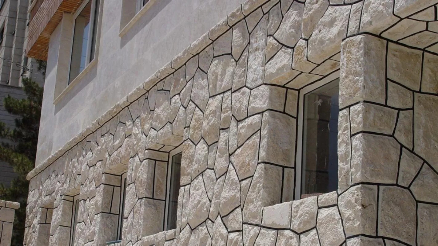 آشنایی با سنگ مالون و ویژگیها و کاربردهای آن