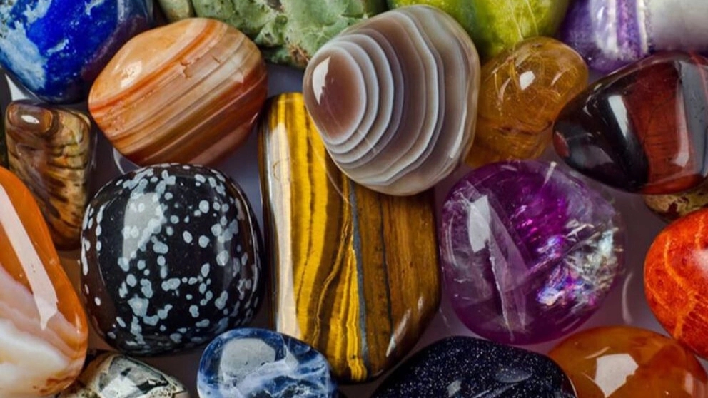 معرفی انواع سنگهای زینتی و درمانی